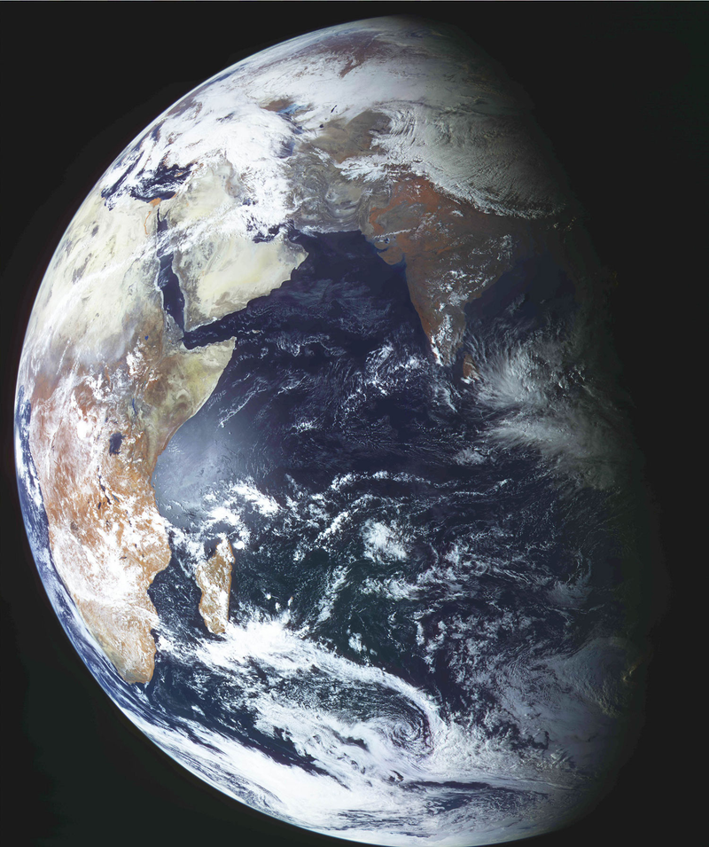 Illustration for article titled Why Do These Breathtaking Russian Images of Earth Look So Different from NASA's?